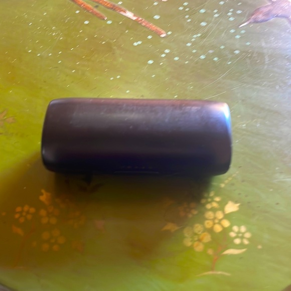 Bose sport black charging case and left headphone only - Picture 1 of 8